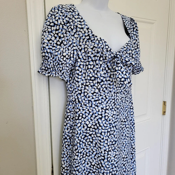 Draper James Patsy Dress In Square Geo Blue Cream Ruffled Sleeves Tie Front Sz 6 - Picture 5 of 13